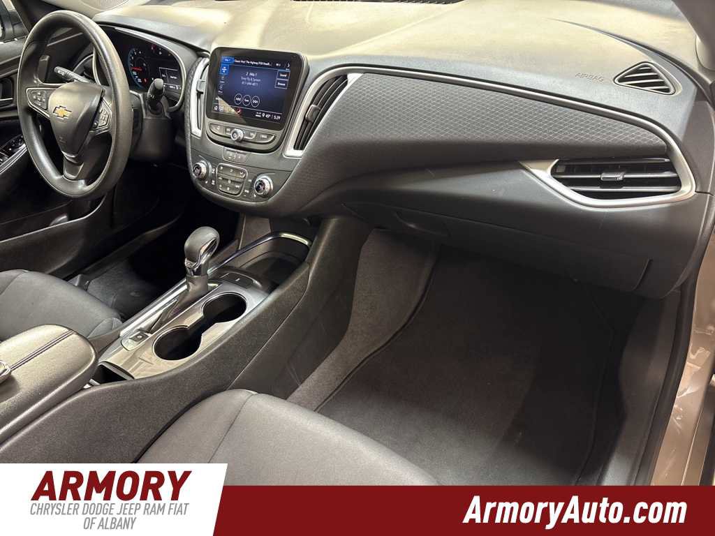 Used 2023 Chevrolet Malibu LT image 39