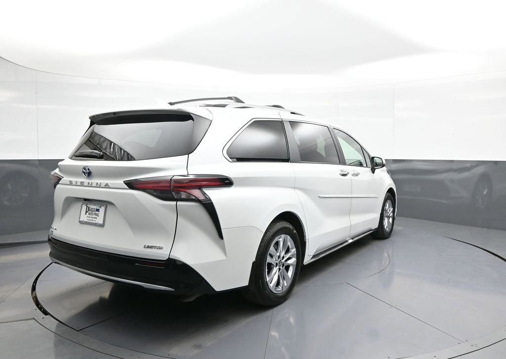 Certified 2025 Toyota Sienna Limited AWD/4WD image 6
