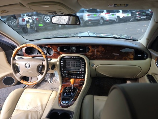 Used 2007 Jaguar XJ8 image 46
