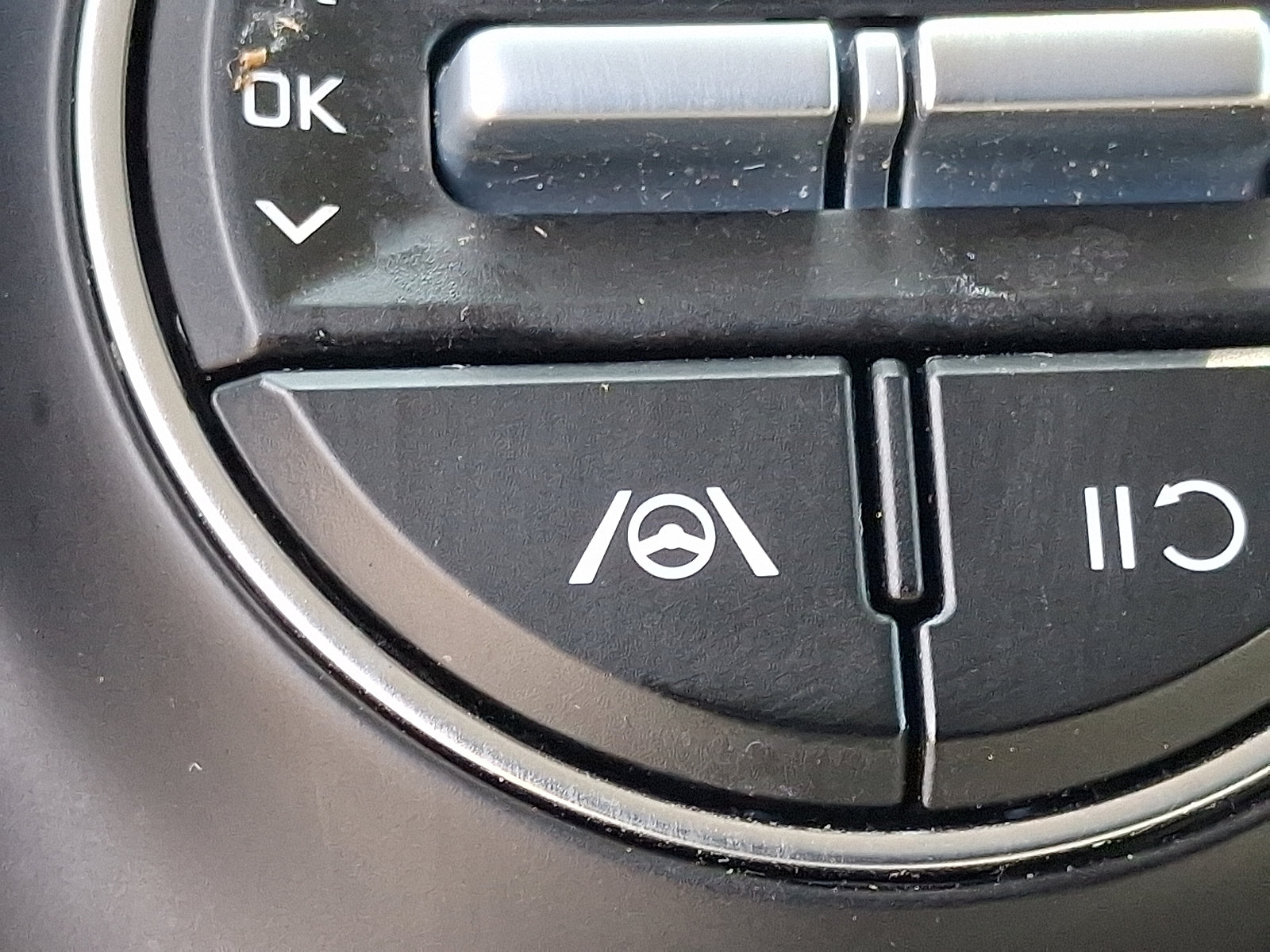 Certified 2025 Kia Soul LX w/ LX Technology Package FWD image 24