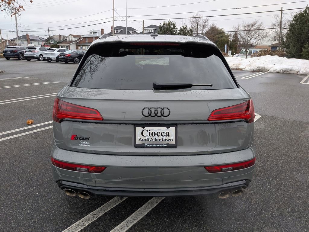 Used 2024 Audi SQ5 Prestige w/ Prestige Package image 6