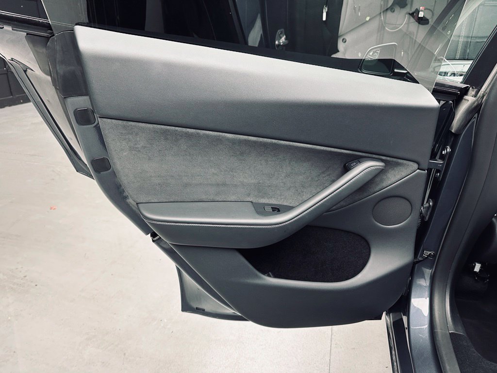 Used 2023 Tesla Model Y Long Range AWD/4WD image 26