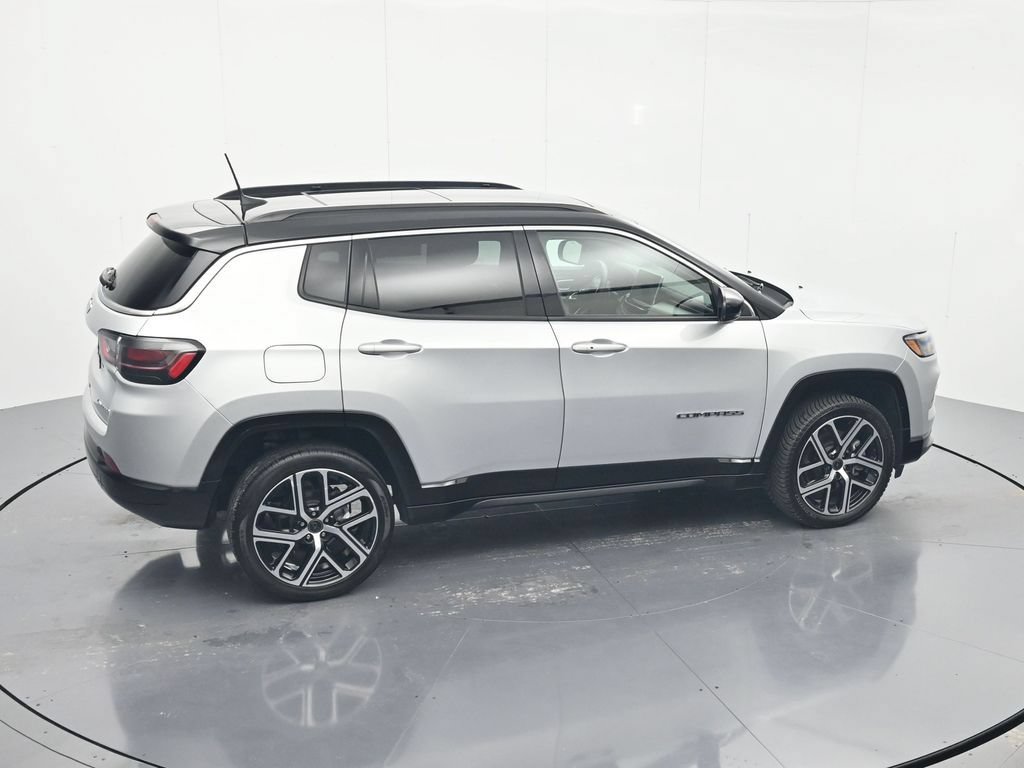 Used 2025 Jeep Compass Limited w/ Elite Group AWD/4WD image 33