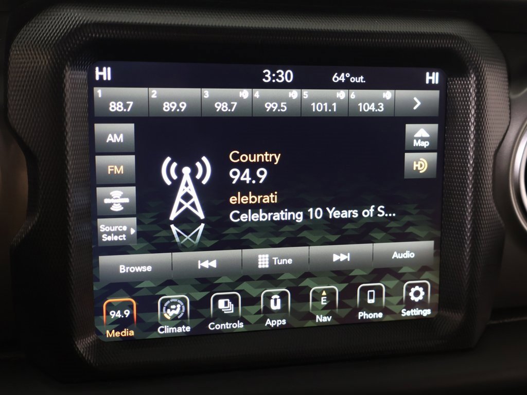 Used 2021 Jeep Wrangler Unlimited Sahara w/ Uconnect 4C Nav & Sound Group image 38