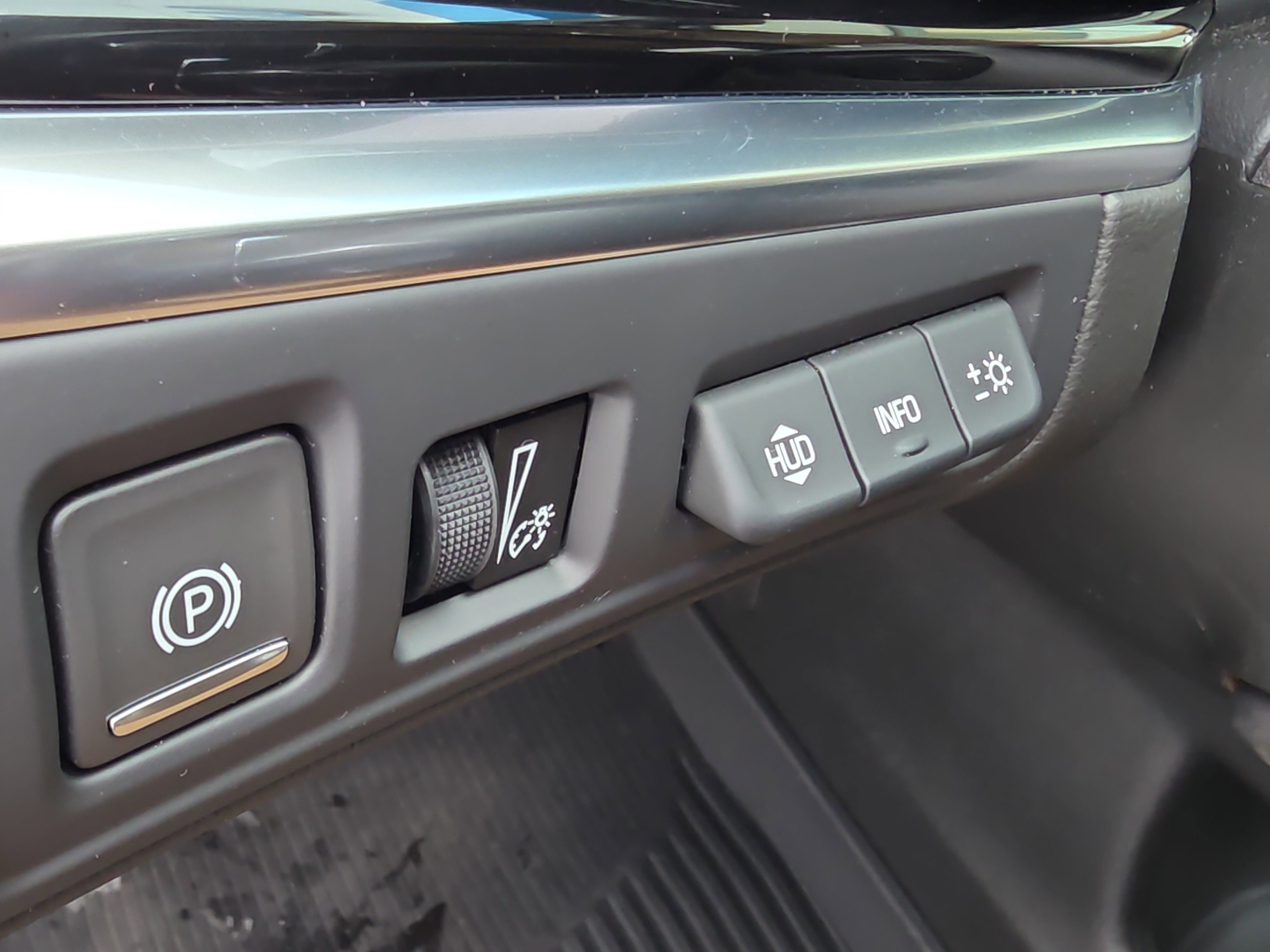 Used 2025 Cadillac XT6 Sport w/ Platinum Package image 21