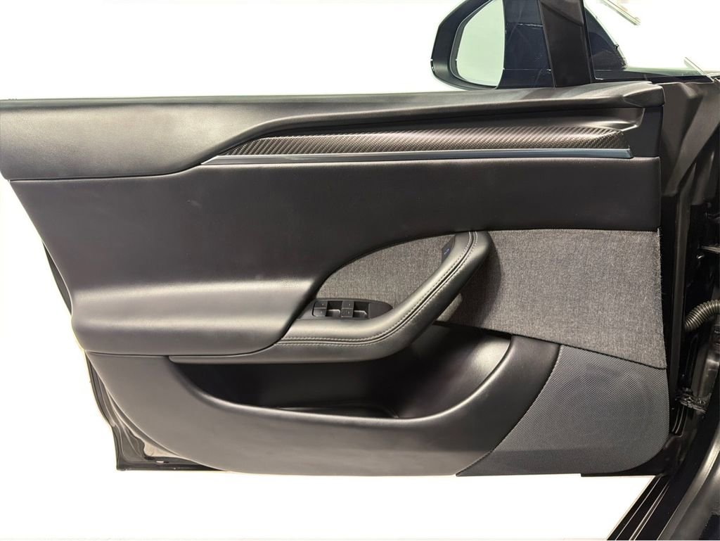 Used 2021 Tesla Model S Plaid image 18