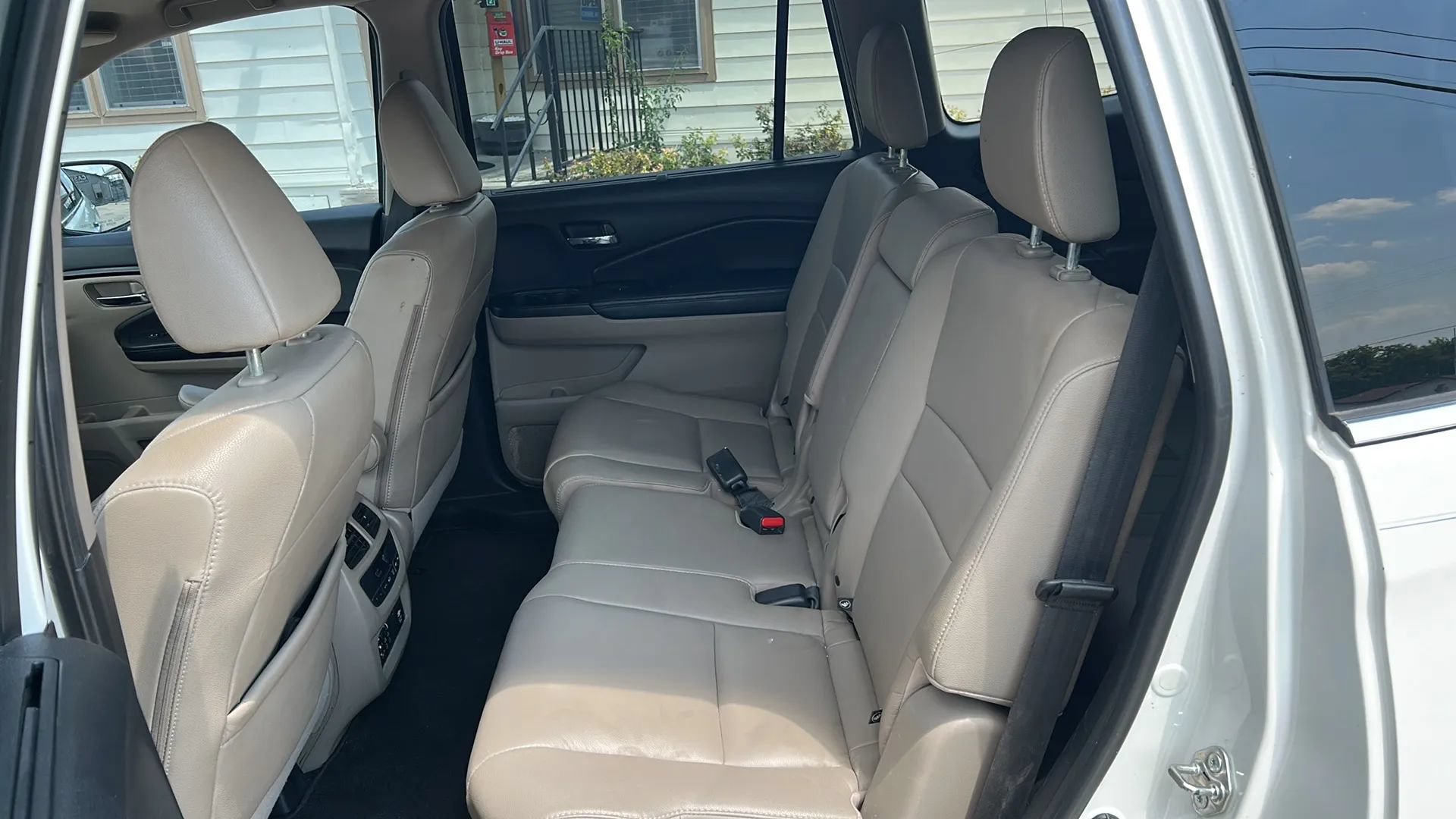 Used 2018 Honda Pilot Touring image 10