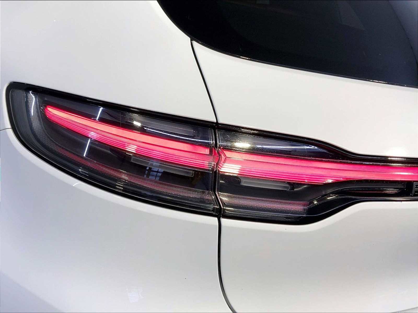 Certified 2023 Porsche Macan Turbo image 30