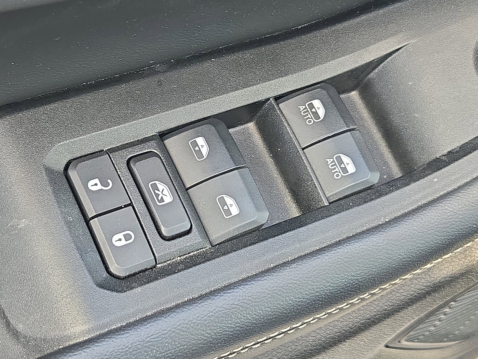 Used 2024 Jeep Grand Cherokee L Laredo image 7