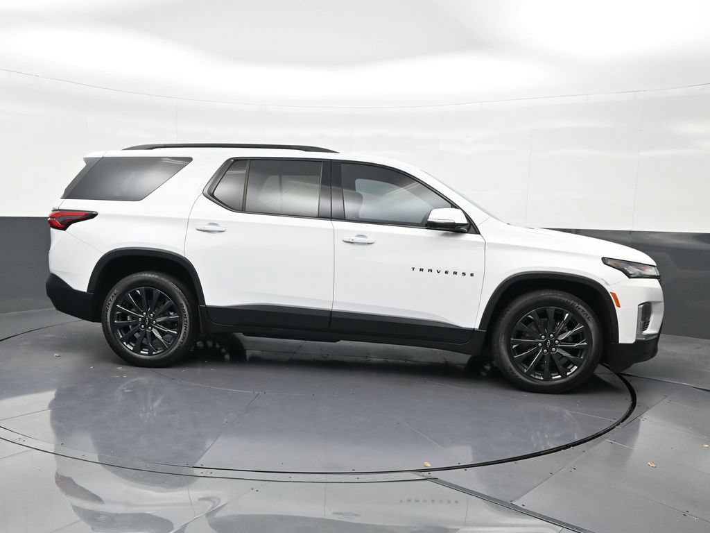 Used 2023 Chevrolet Traverse RS FWD image 7