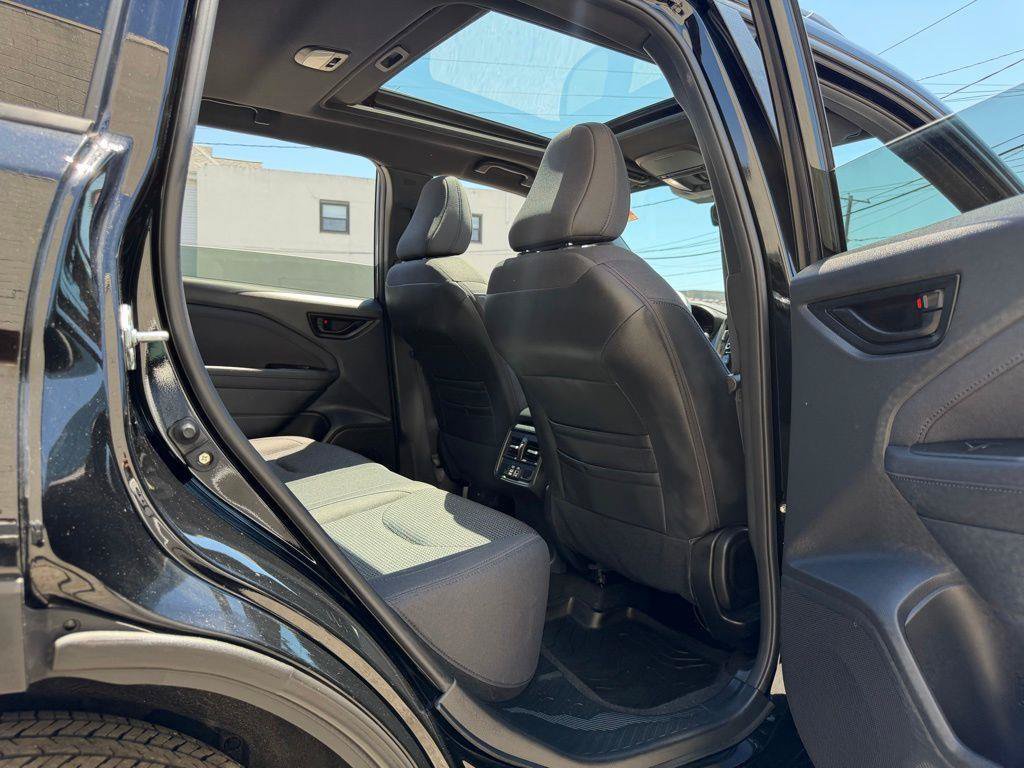 Used 2025 Subaru Forester Premium AWD/4WD image 16