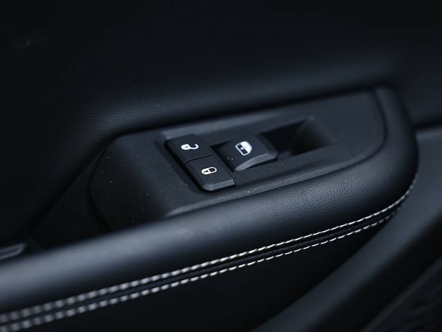 Used 2025 Jeep Grand Cherokee L Laredo w/ Luxury Tech Group I RWD image 23