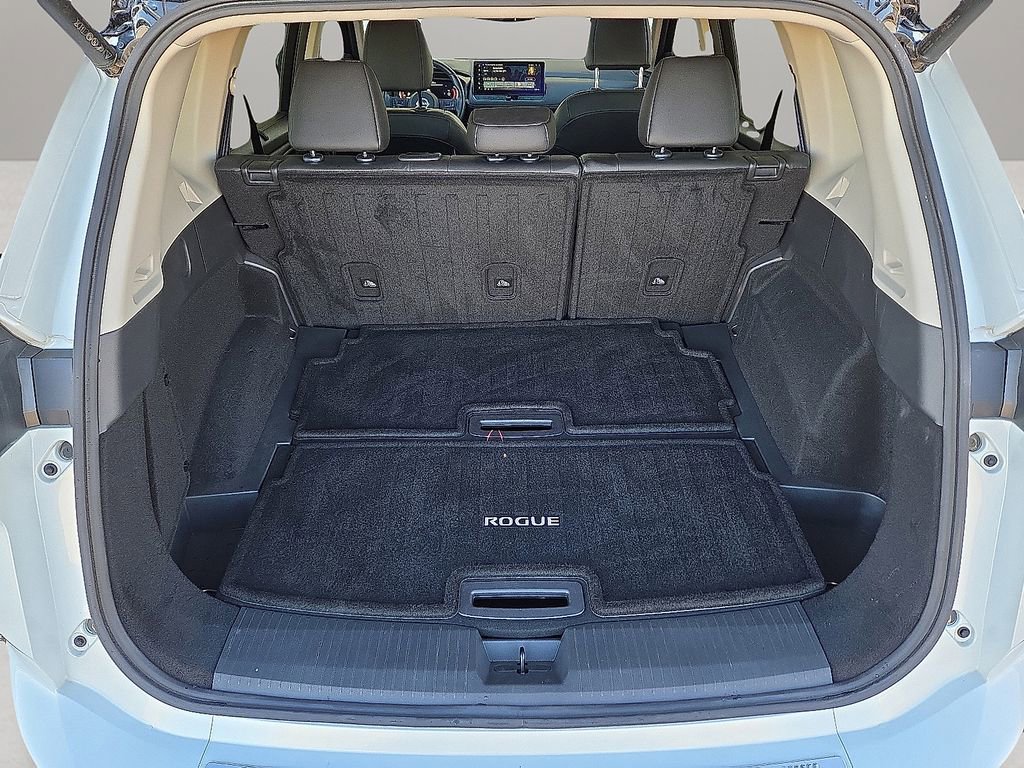 Used 2024 Nissan Rogue SL w/ SL Premium Package image 13