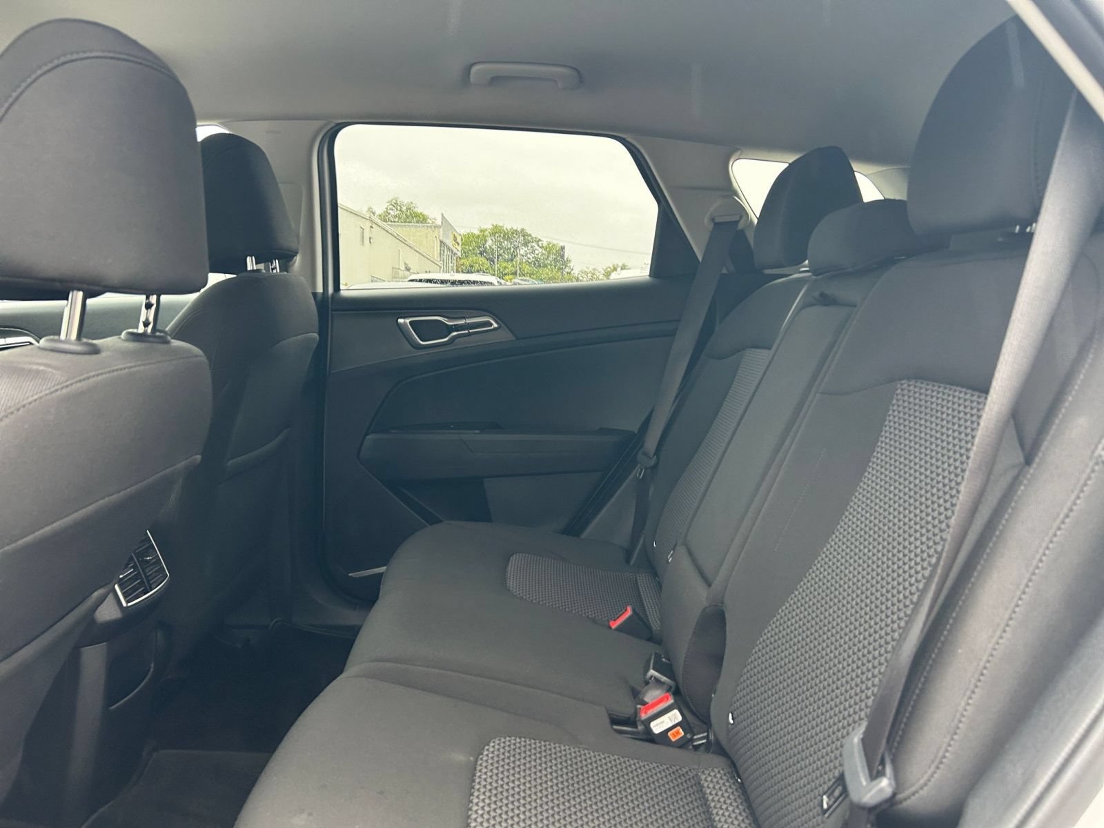 Used 2025 Kia Sportage LX AWD/4WD image 20