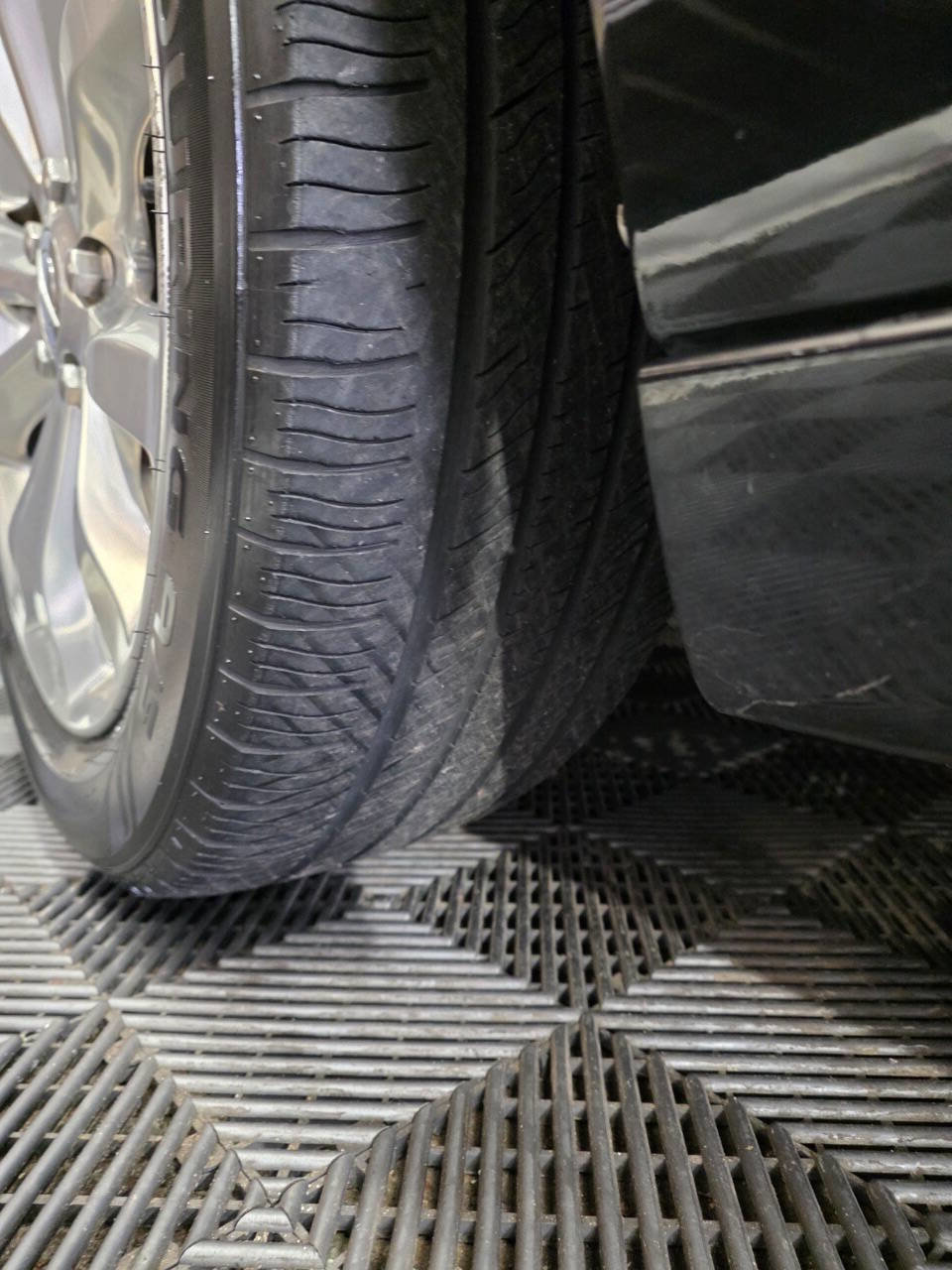 Used 2018 Chrysler 300 Touring L AWD/4WD image 33