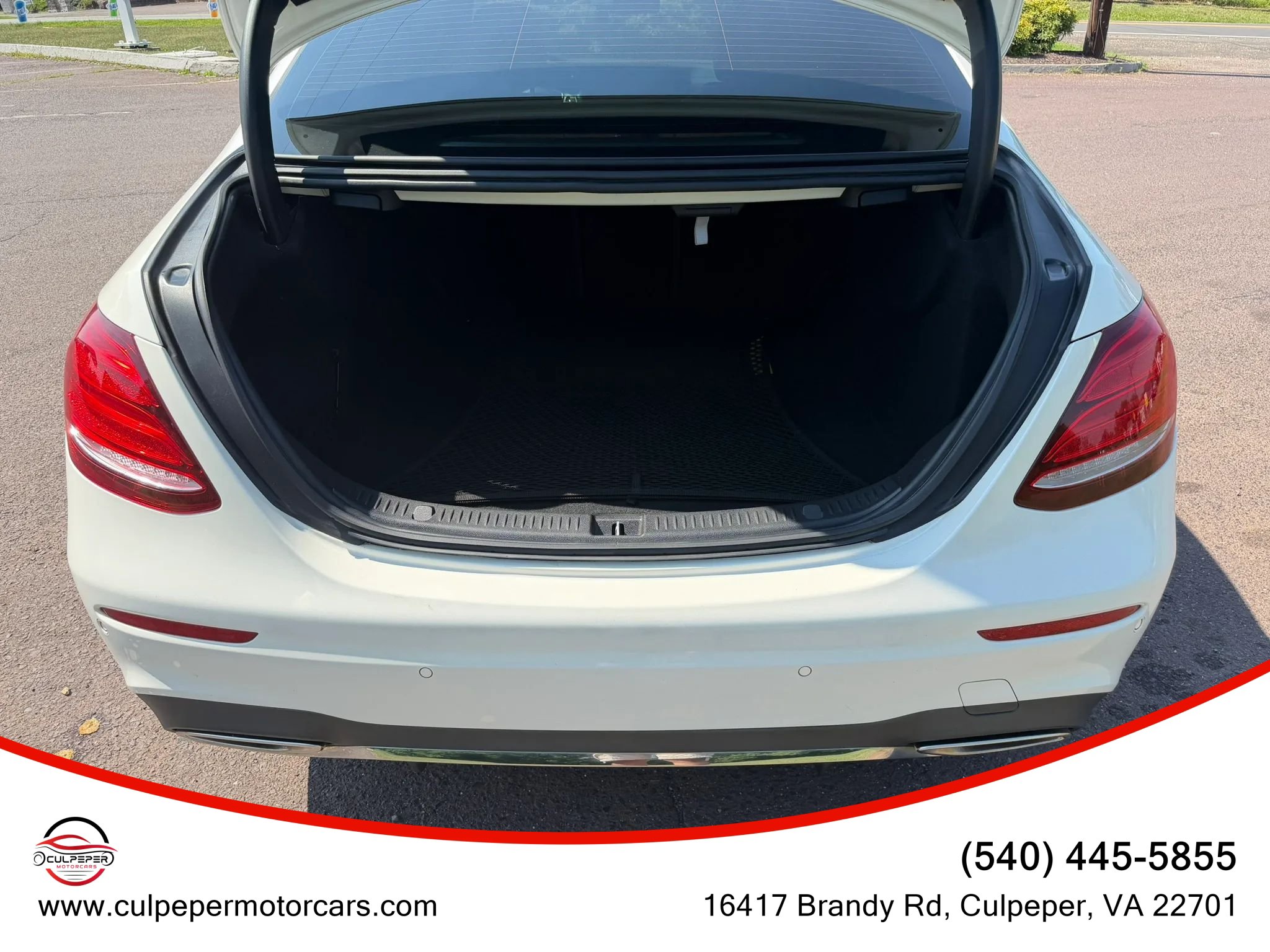 Used 2018 Mercedes-Benz E 300 4MATIC image 11