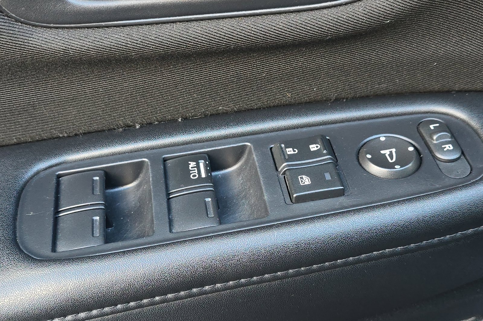 Used 2016 Honda HR-V LX image 14