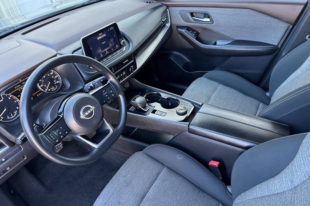 Used 2023 Nissan Rogue SV image 10