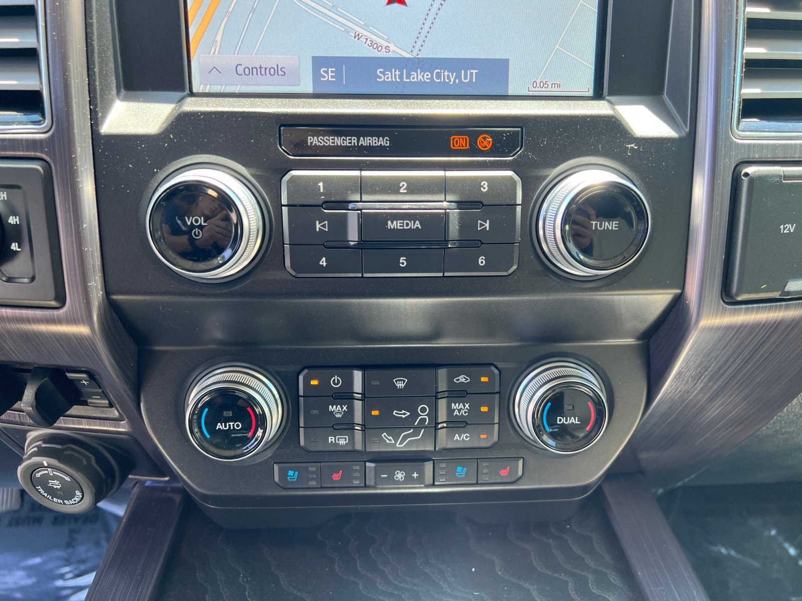Used 2021 Ford F350 Limited w/ FX4 Off-Road Package AWD/4WD image 22