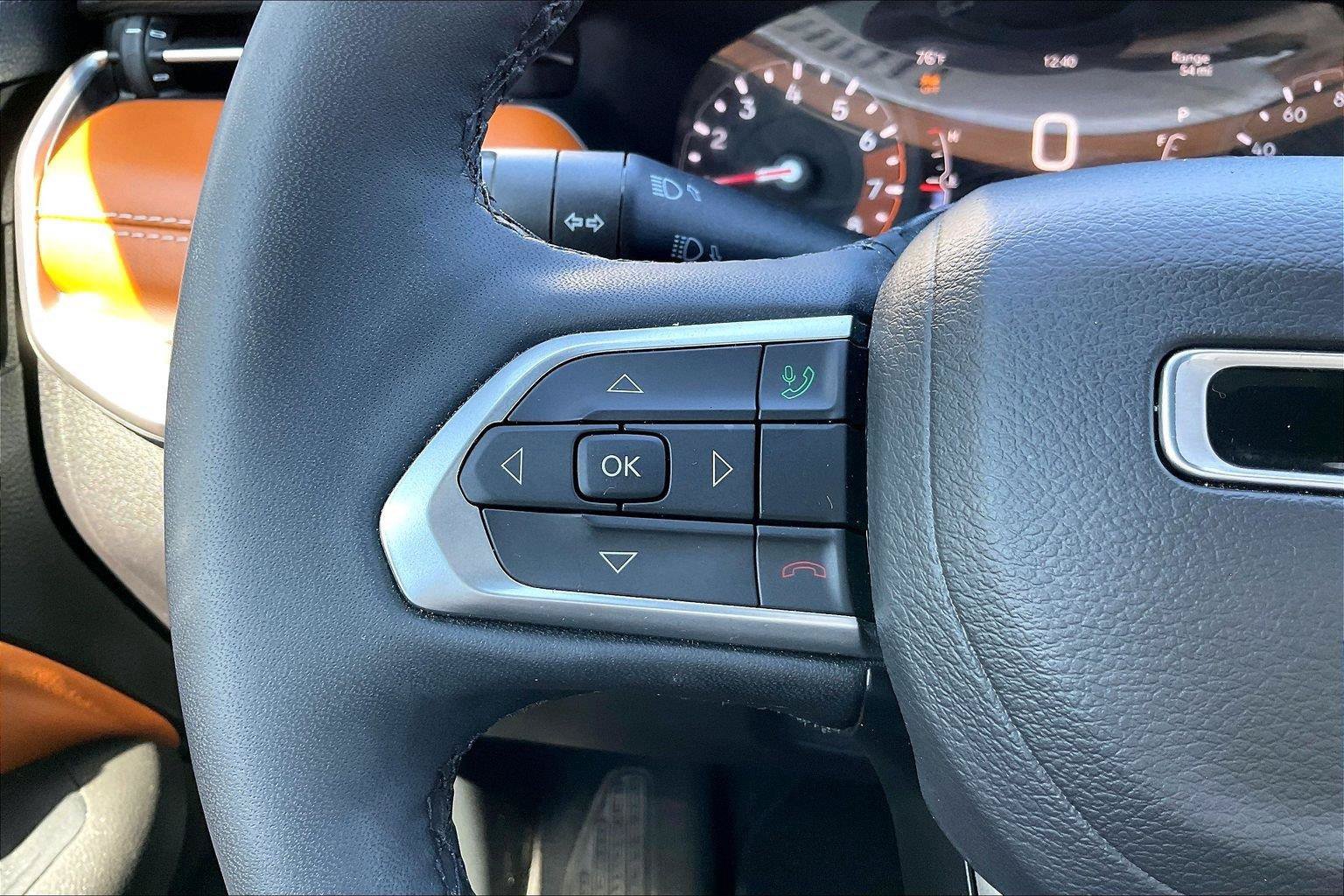 Used 2025 Jeep Compass Limited AWD/4WD image 18