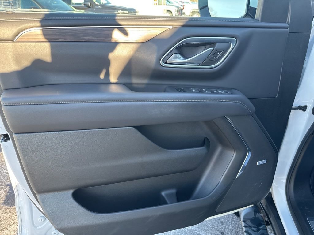 Used 2022 Chevrolet Suburban Z71 image 15