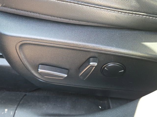 Used 2020 Ford Escape SE Sport image 27