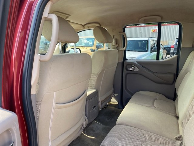 Used 2018 Nissan Frontier SV image 15