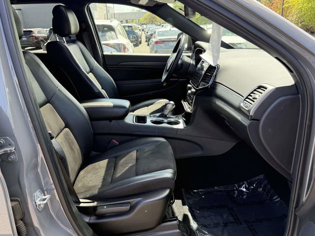 Used 2020 Jeep Grand Cherokee Altitude AWD/4WD image 10