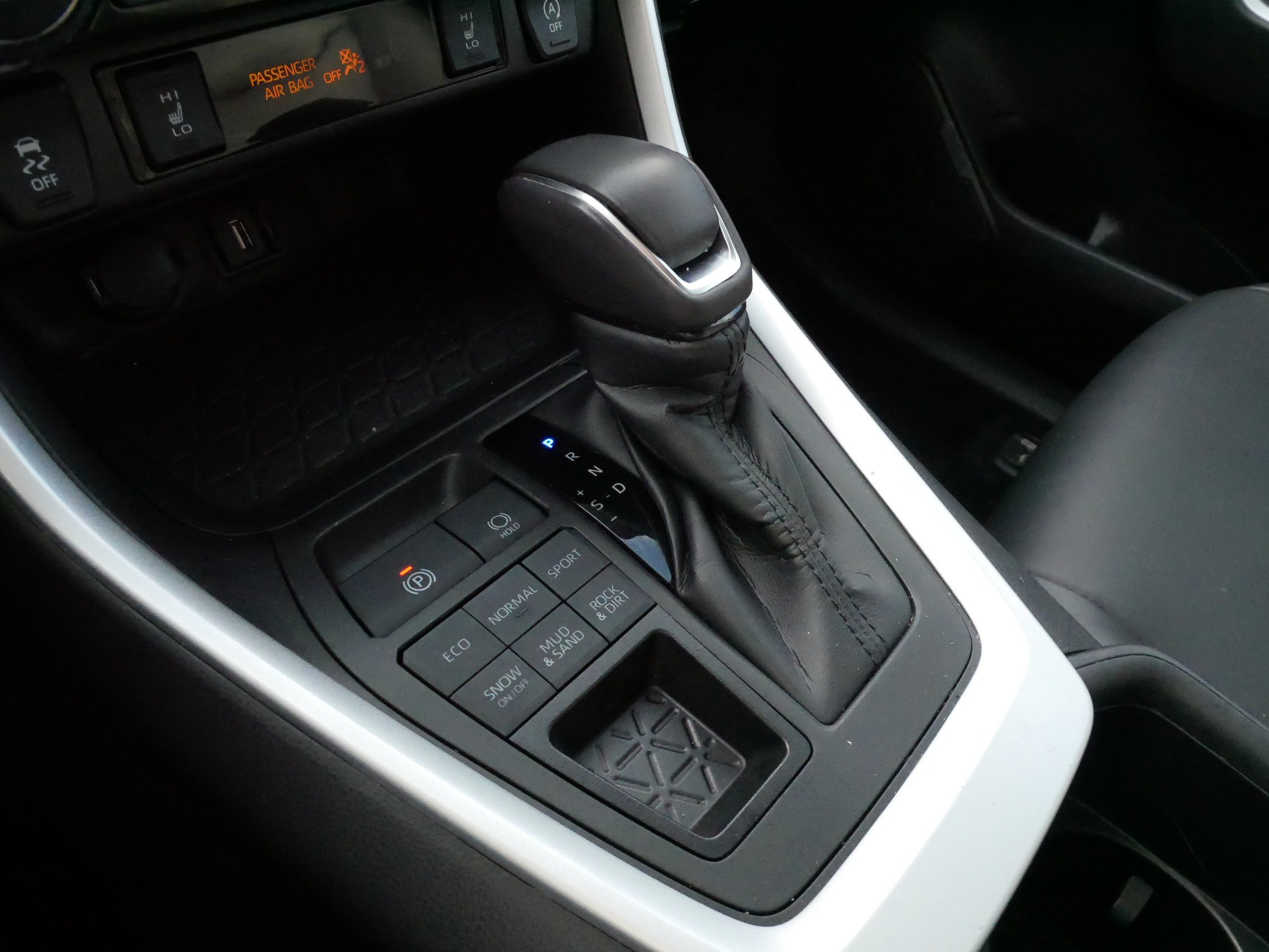 Used 2022 Toyota RAV4 XLE Premium AWD/4WD image 24