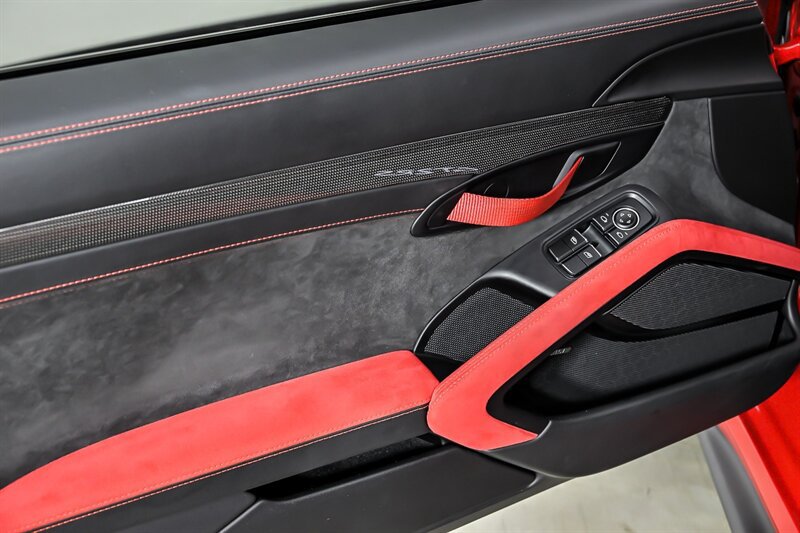 Used 2018 Porsche 911 GT2 RS RWD image 16