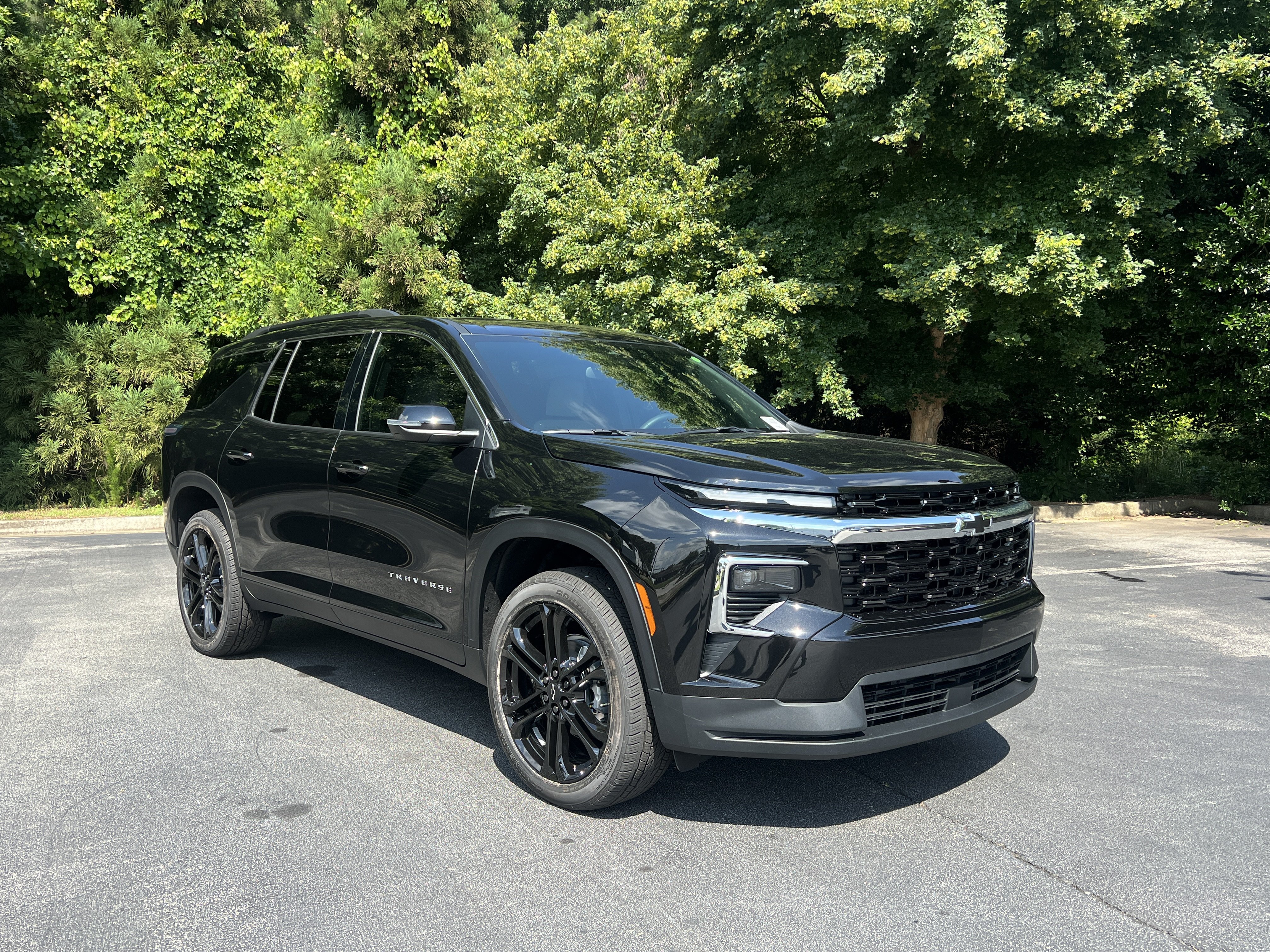 New 2026 Chevrolet Traverse LT FWD image 2