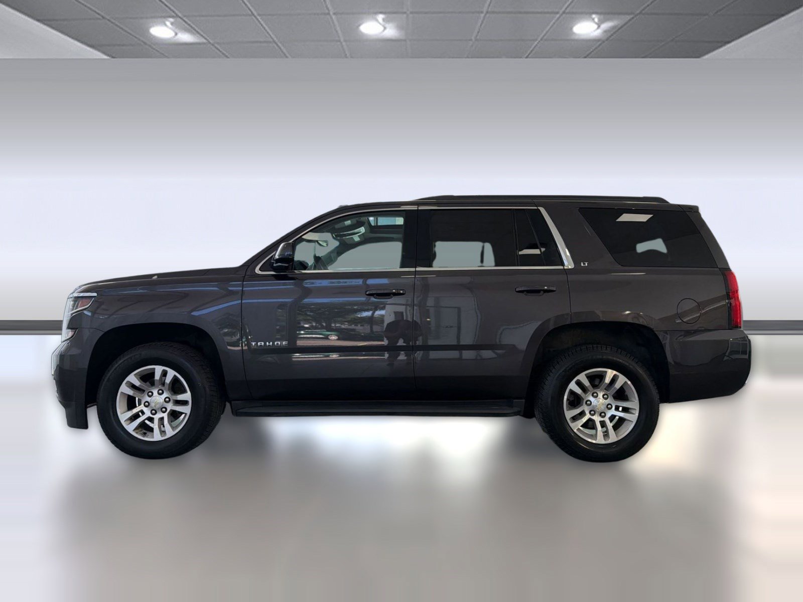 Used 2015 Chevrolet Tahoe LT w/ Luxury Package AWD/4WD image 2