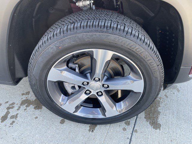 New 2025 Jeep Grand Cherokee L Limited w/ Luxury Tech Group II image 10