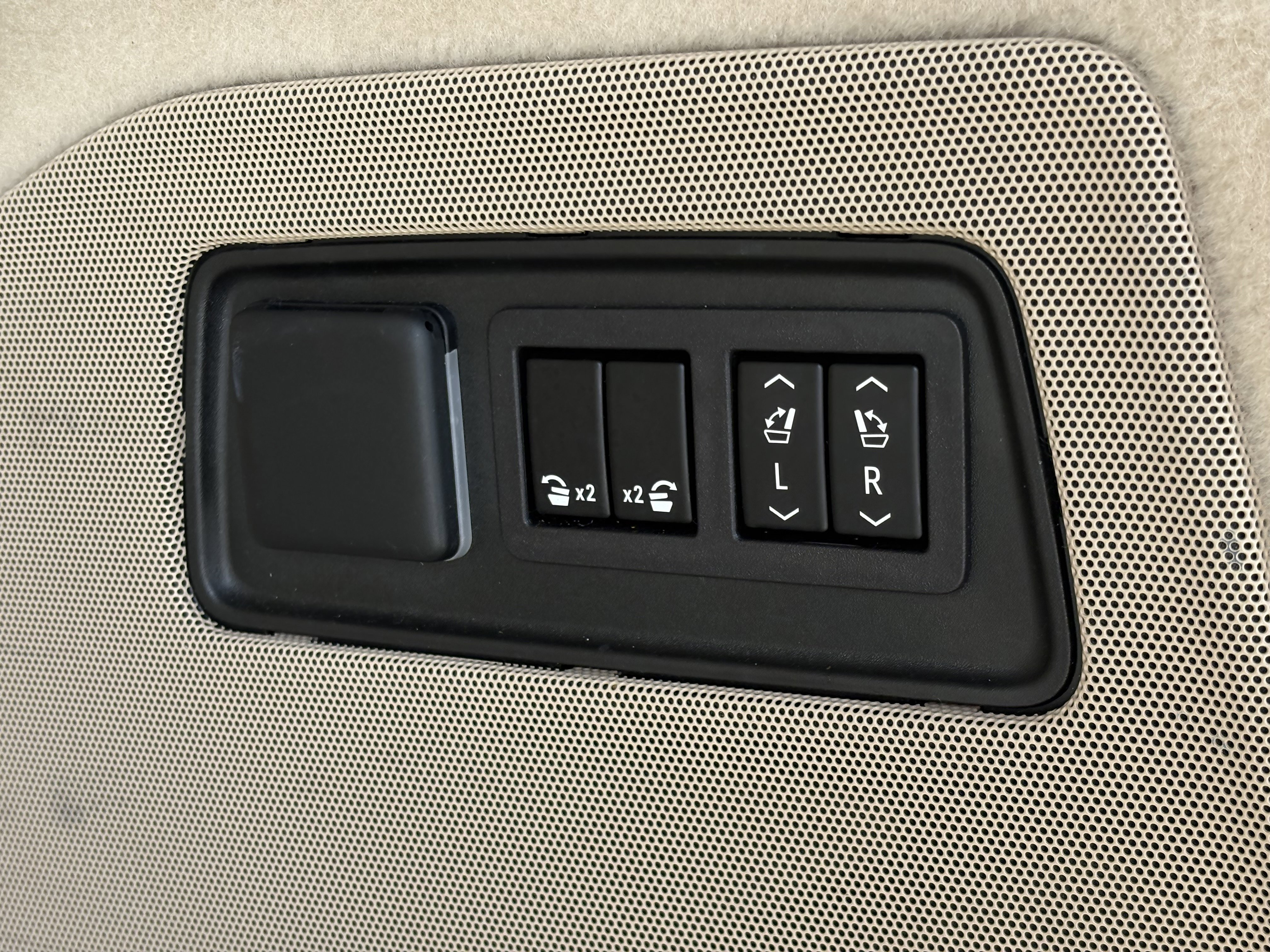 Certified 2024 Cadillac Escalade Premium Luxury image 10