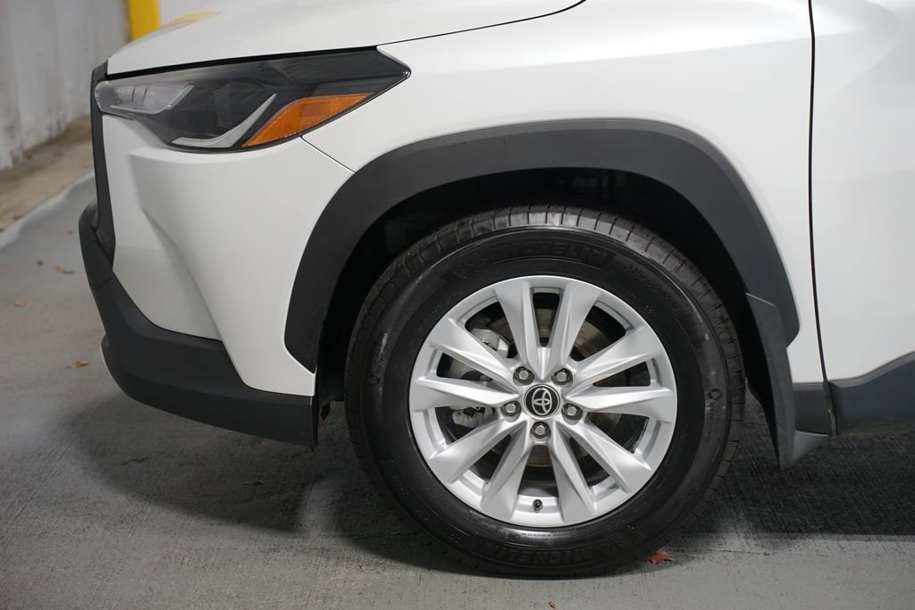 Certified 2024 Toyota Corolla Cross LE image 5