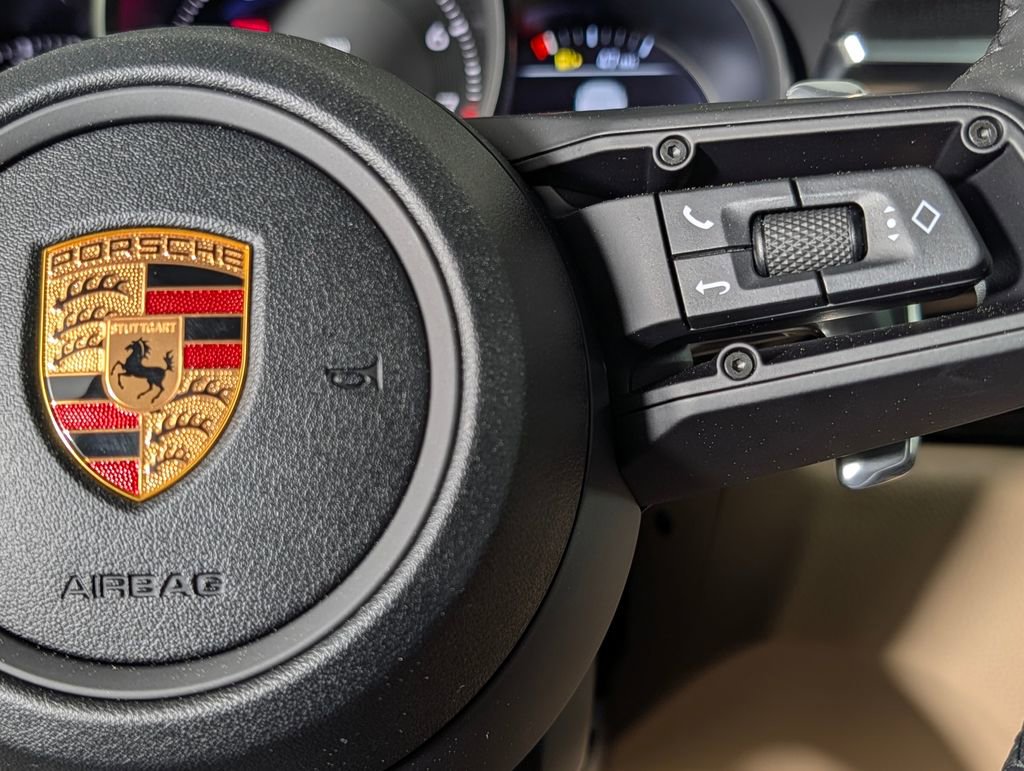 New 2026 Porsche Macan image 38