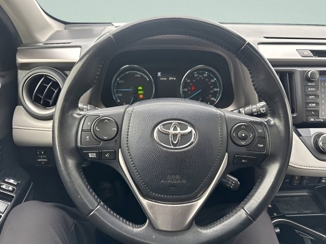 Used 2018 Toyota RAV4 Limited w/ Advanced Technology Package image 18