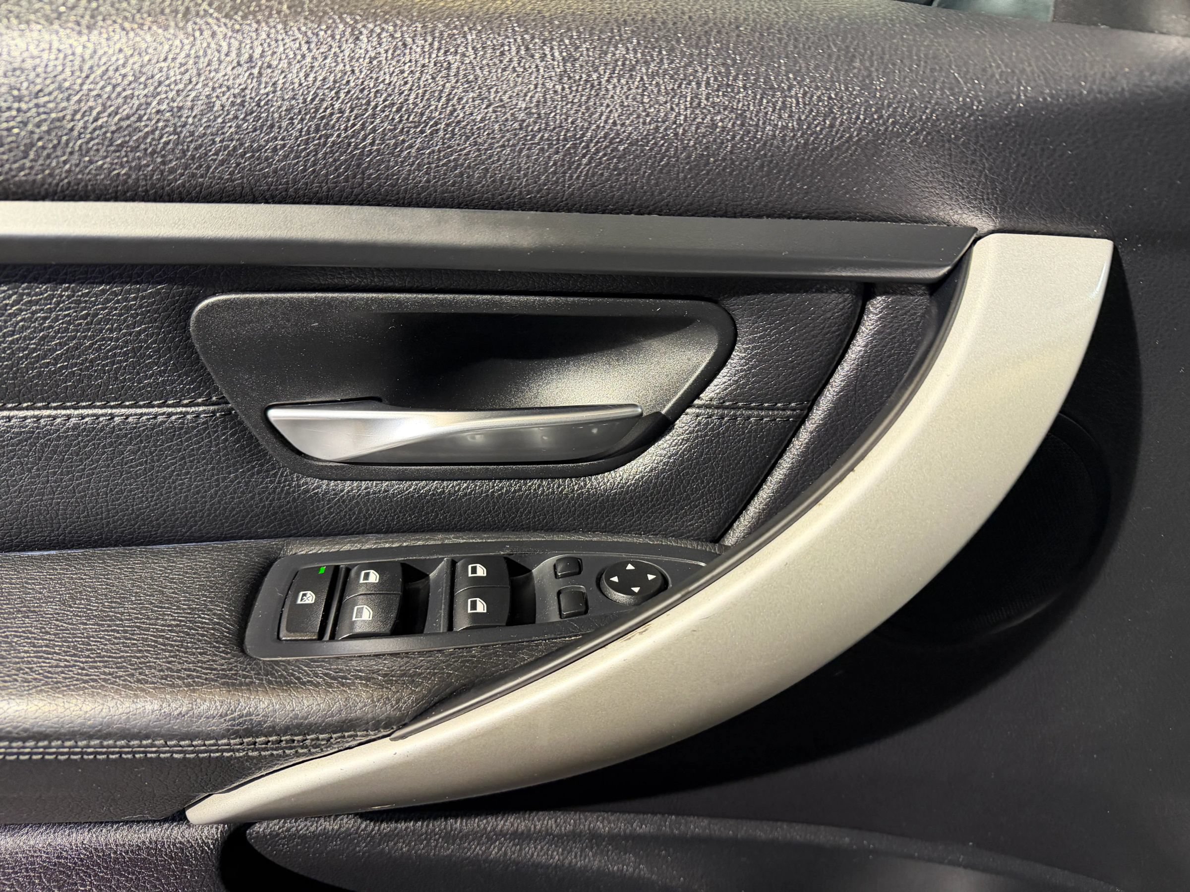 Used 2012 BMW 328i Sedan RWD image 13