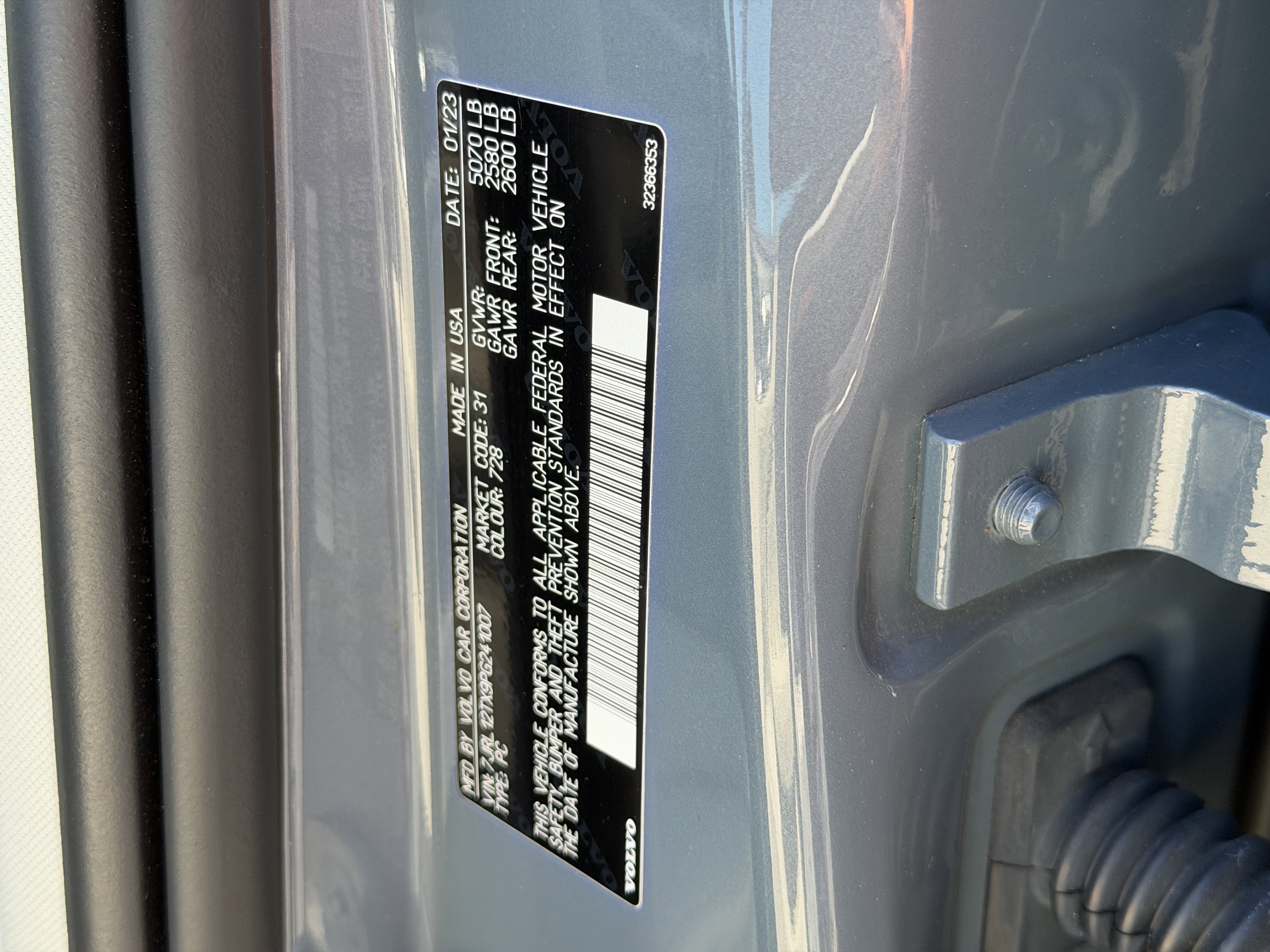 Certified 2023 Volvo S60 B5 Ultimate w/ Climate Package image 31