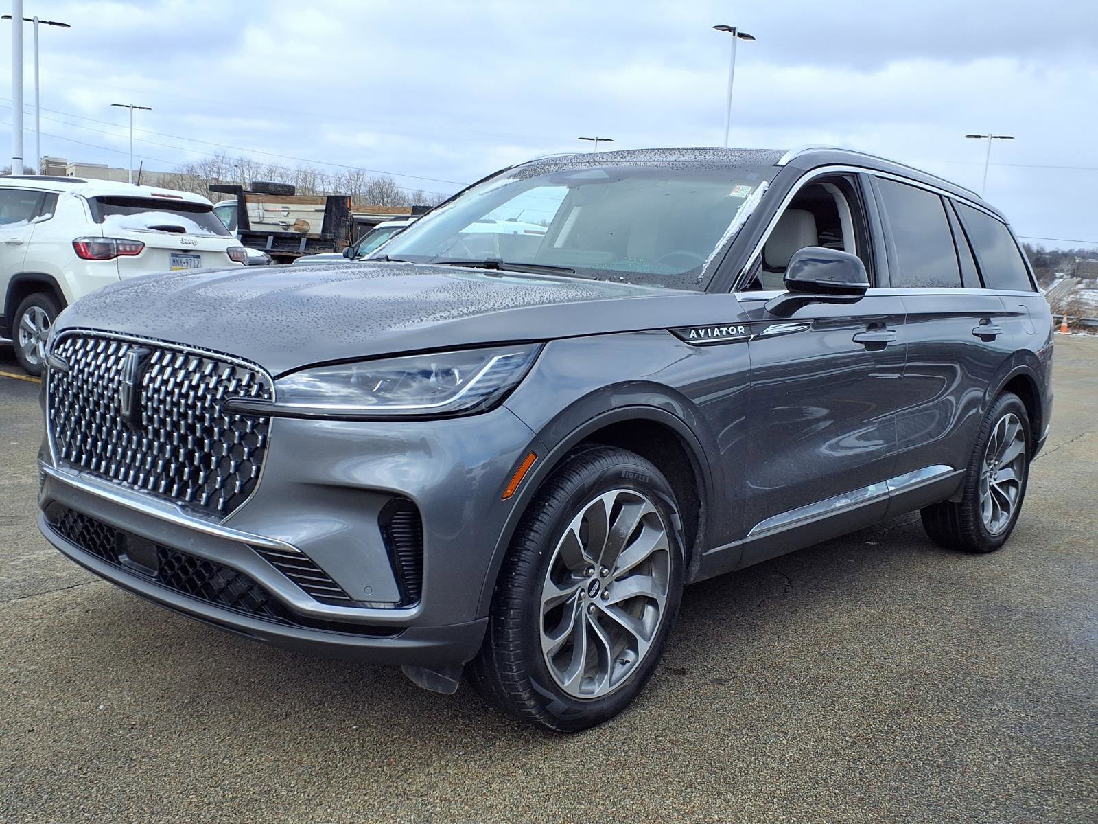 Used 2025 Lincoln Aviator Reserve w/ Illumination Package image 3