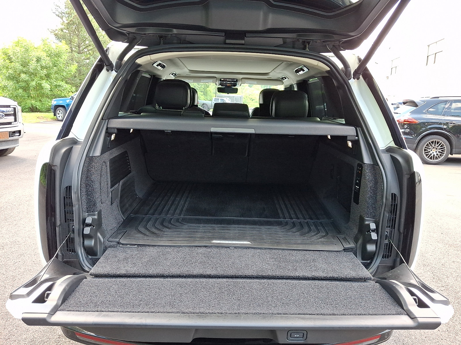 Certified 2023 Land Rover Range Rover Autobiography AWD/4WD image 29