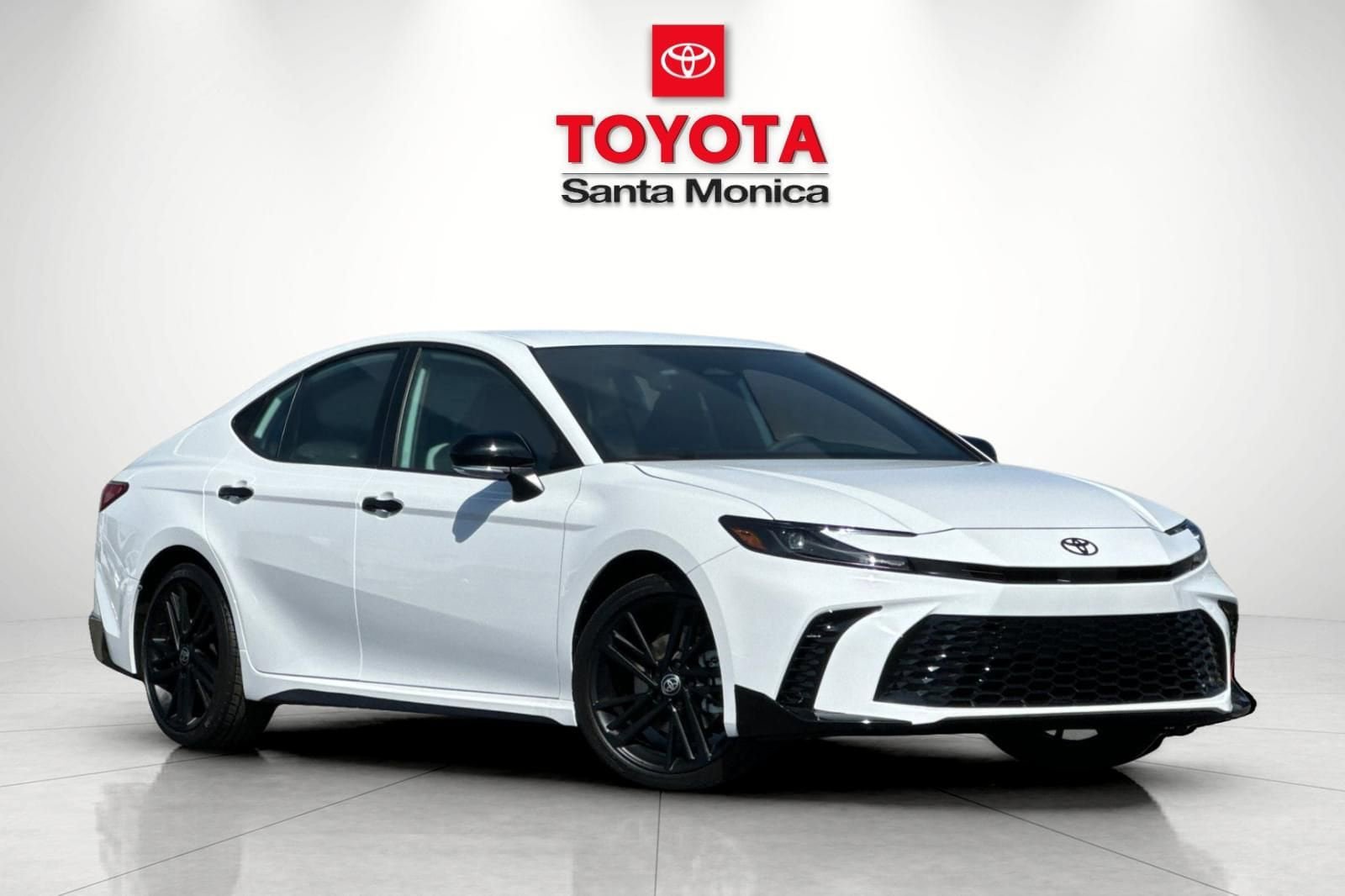 New 2026 Toyota Camry Hybrid image 1