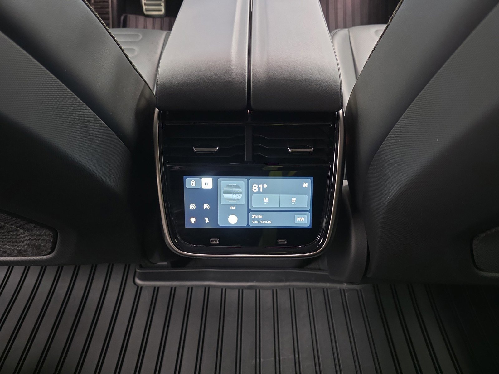 Used 2022 Rivian R1T Adventure image 28