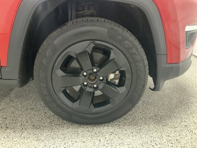 Used 2017 Jeep Compass Latitude image 13