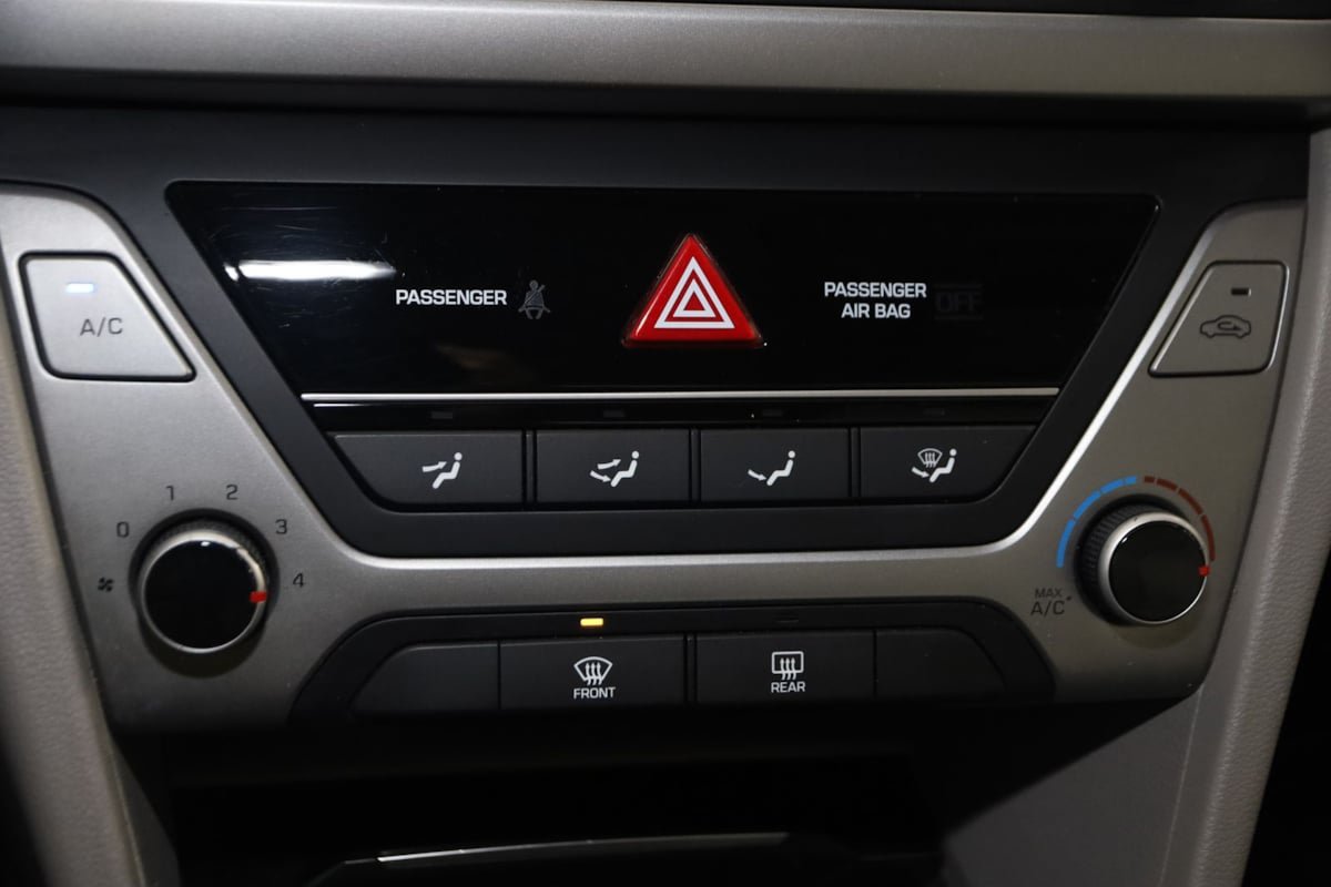 Used 2018 Hyundai Elantra SE FWD image 23