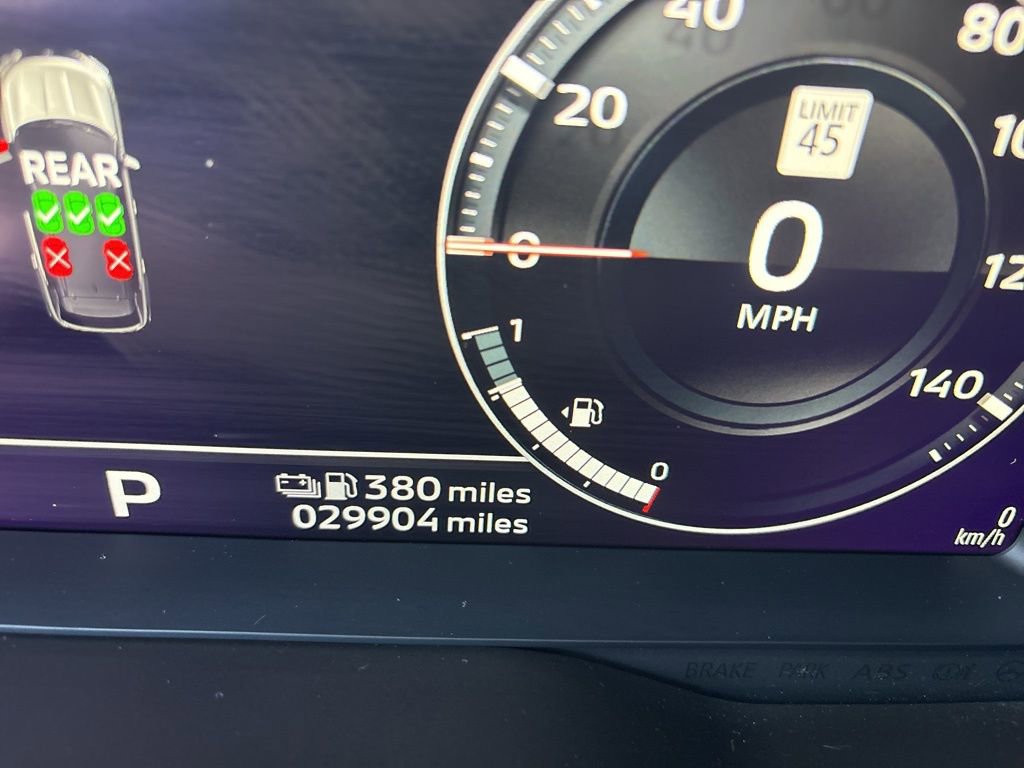 Used 2023 Mitsubishi Outlander 4WD Plug-In Hybrid image 13
