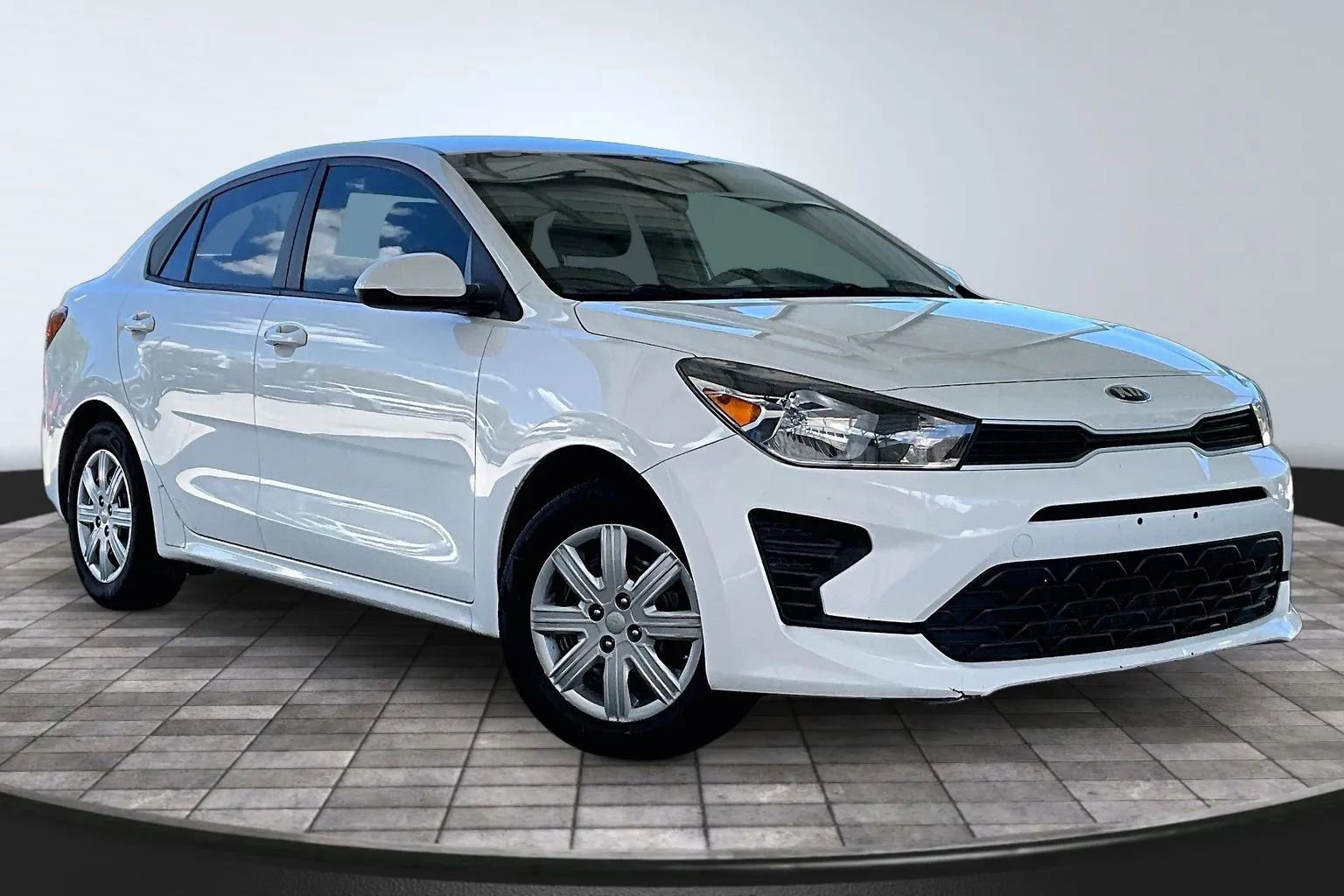 Used 2021 Kia Rio LX FWD image 3