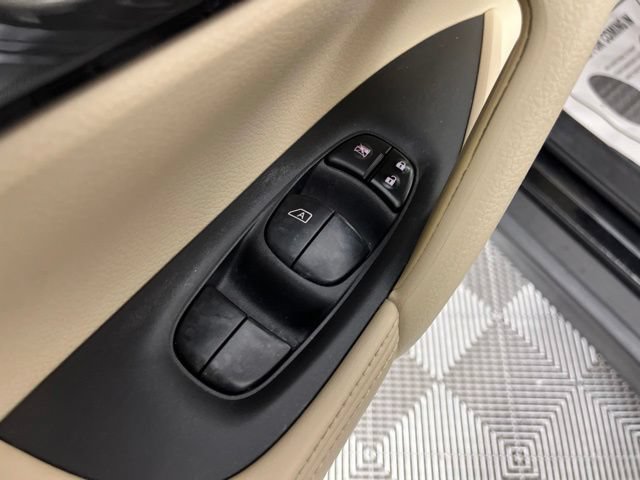 Used 2017 Nissan Rogue S FWD image 32