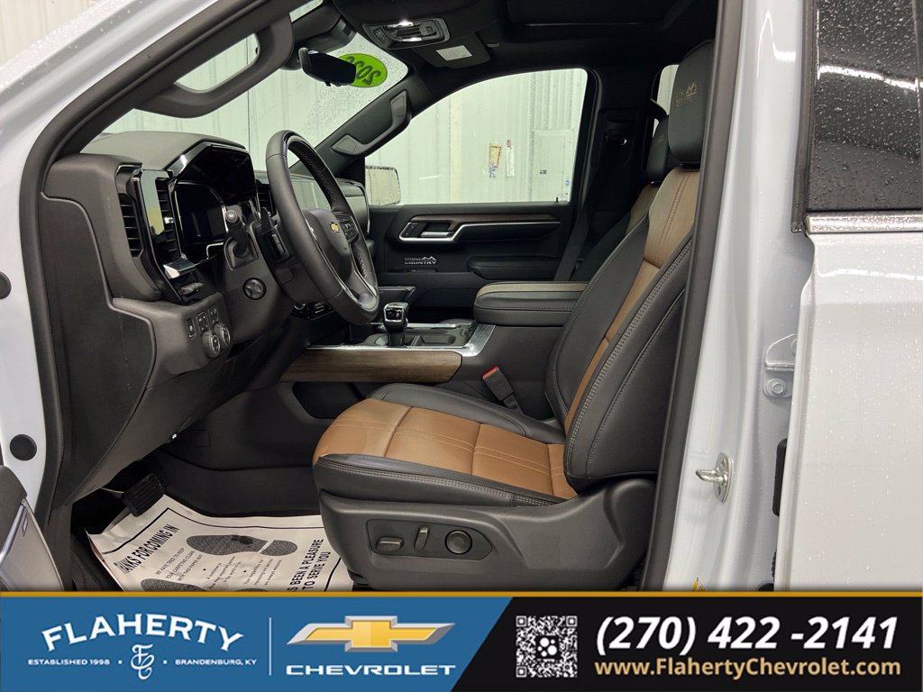 Used 2026 Chevrolet Silverado 1500 High Country AWD/4WD image 9