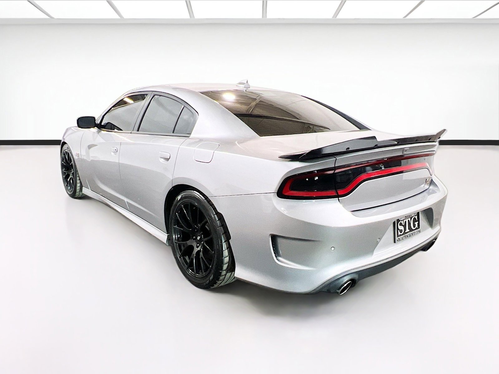 Used 2018 Dodge Charger R/T Scat Pack RWD image 6